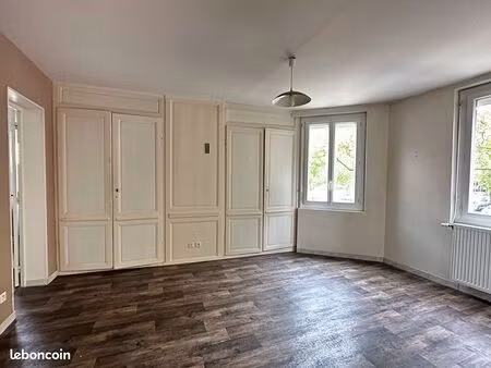 immeuble 5 pièces 300 m²