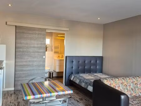 studio 1 pièce. 27m²