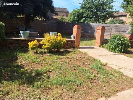 appartement à louer de plein pied dans un hameau calme et à1.8km de l’autoroute et 5 mns à