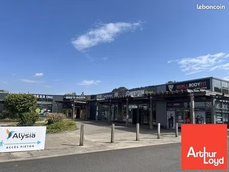 local commercial 180 m² bessines