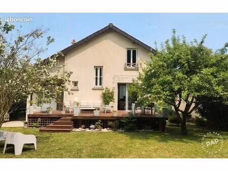 maison rénovée à proximité de maule
