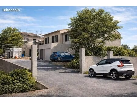 villa 4 pièces 85 m²