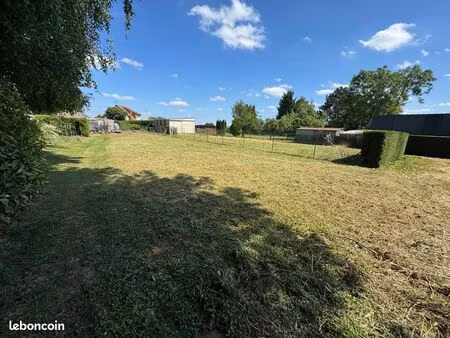 terrain a vendre de 1800m2 avec un hangar de 80 m2