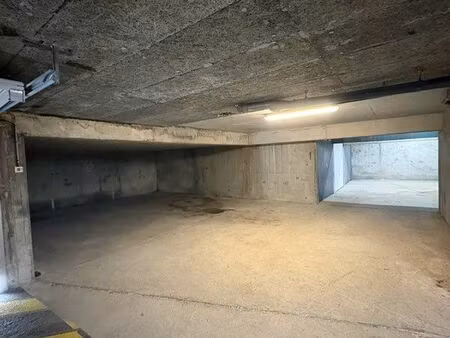 place parking souterrain