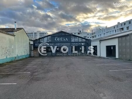 local commercial 150 m²