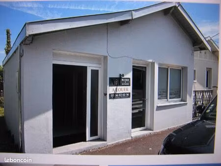 local d'activites 28m² à saint masrd en jalles