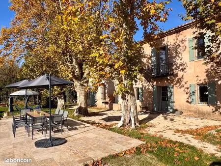 mas provençal sur avignon de 430m rénové entièrement