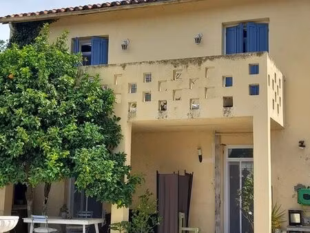 à louer – belle maison familiale avec piscine  jardin et dépendance – disponible à partir 