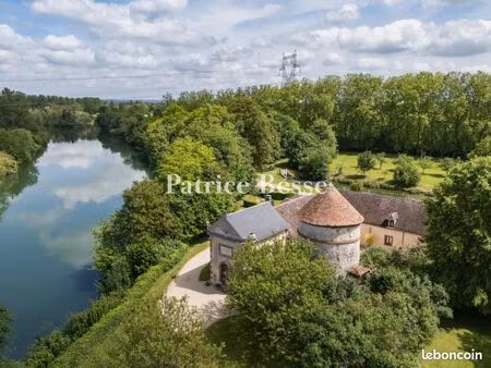 château 4 pièces 309 m²
