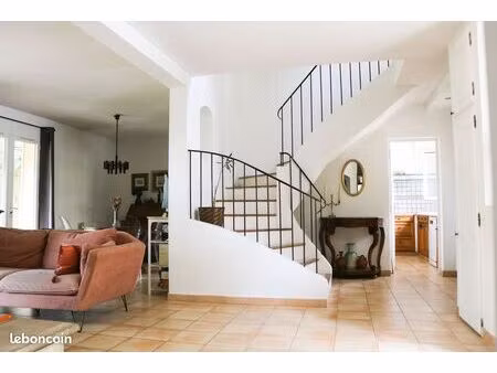 maison de 144m² avec 4 chambres et jardin plein sud à cabrières-d’aigues - luberon
