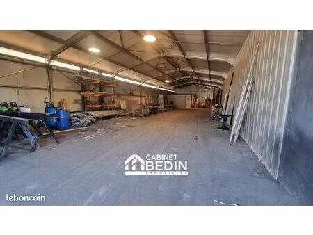 bâtiment 600 m²