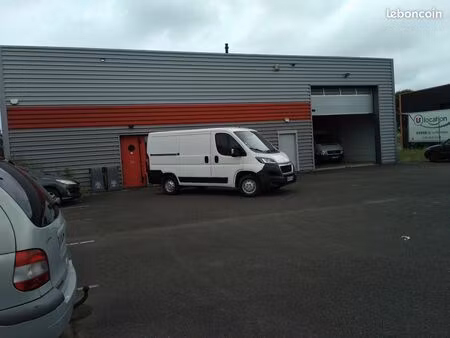 locaux d'activités + accueil