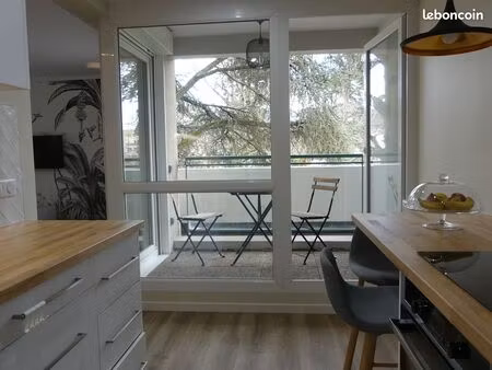 appartement vu parc au pied du tram 17 / 2 salles de bain 2 chambres