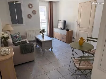 t2 meublé 35m2 avignon intra-muros