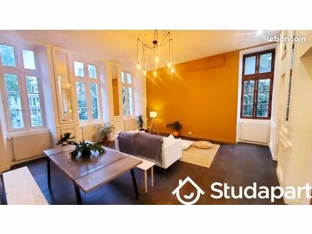 chambre 1 pièce 9 m²
