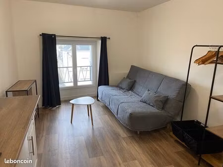 ◊a louer - studio 17m2 - plein centre-ville de neuville de poitou◊