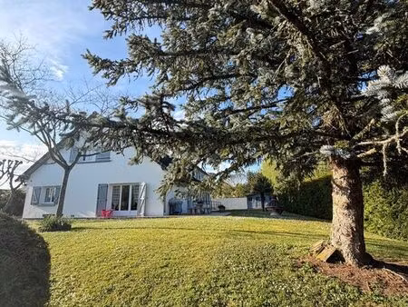 propriété 10 pièces 323 m²