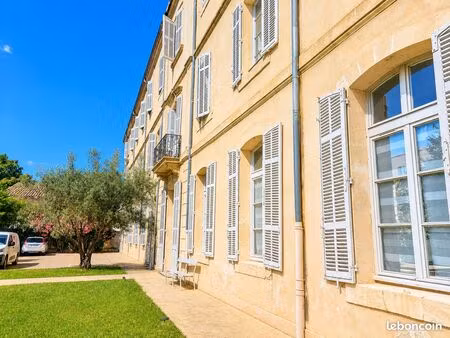 appartement t2 meublé – 52 m² – résidence sécurisée – parking privé – avignon intra-muros