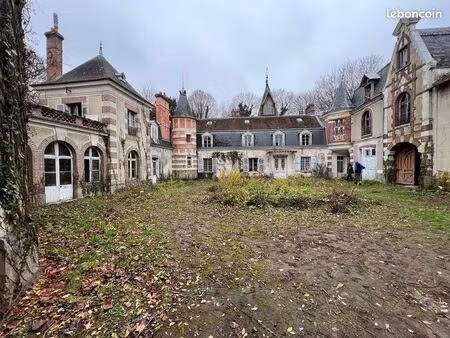 chateau 20 pièces 1200 m²