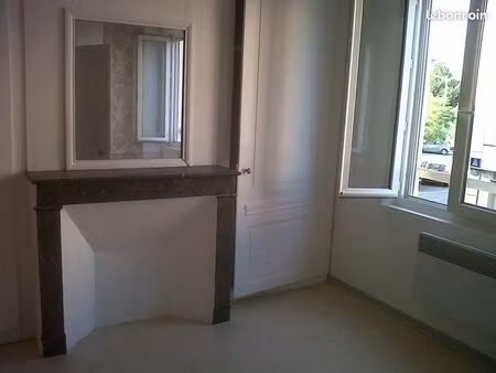 f2 hyper centre d’elbeuf (38m²)