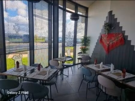 ffond de commerce restaurant