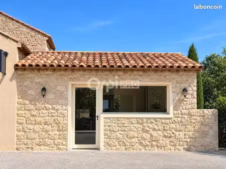 local commercial 68 m²