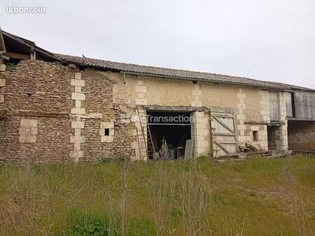 a saisir  charmante grange à rénover