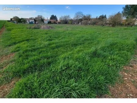 terrain constructible 3 049 m² – proche neuville-de-poitou (86)
