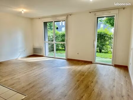 studio 1 pièce 37 m²
