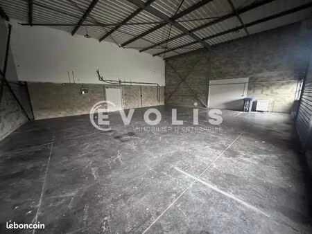 local d'activité 372 m²
