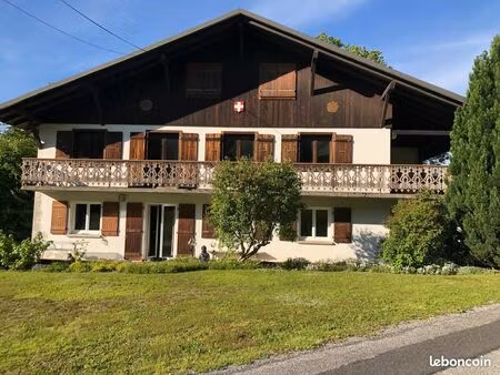 maison - 3 pièces + étage de 230 m2 à aménager - 330 m2 total