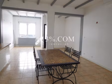 agréable maison avec stationnement privé !
