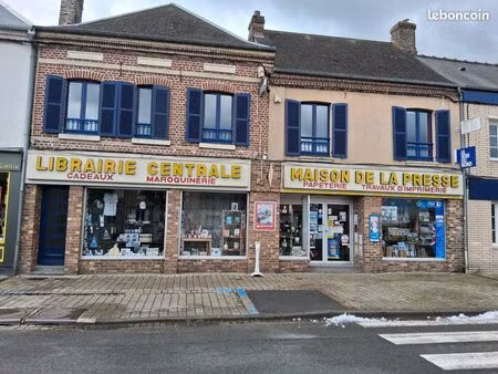 local 180 m² rue