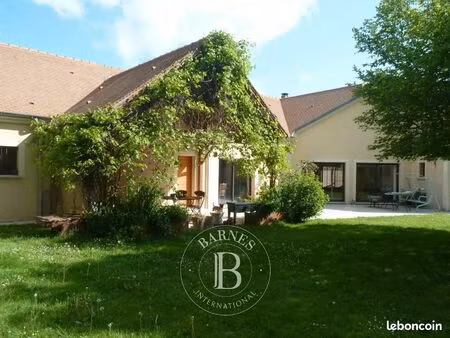 maison 10 pièces 260 m²