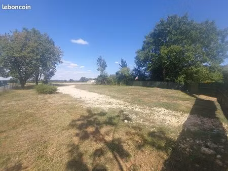 terrain à bâtir 760m2 59 500 euros aux portes de poitiers environnement calme