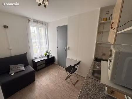 studette 12m2 idéal étudiant proche gare