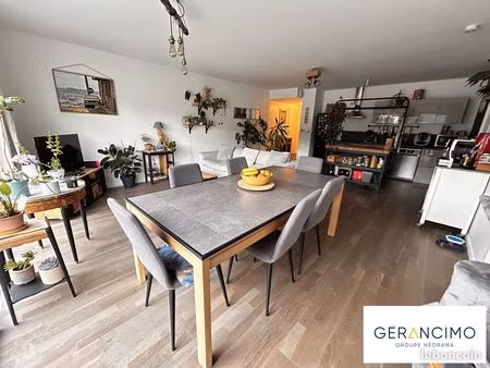 appartement 3 pièces 80 m²