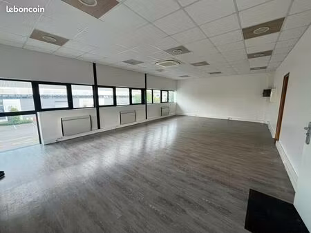 bureaux 60 m² bailly-romainvilliers