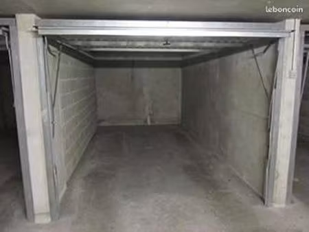 parking 14 m² sallanches