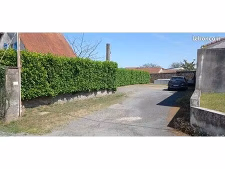 terrain environ 253 m²