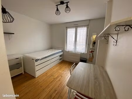 t1 bis en face de l'université