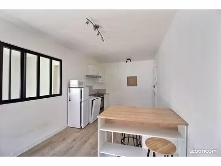 studio 1 pièce 31 m²