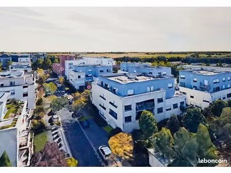 location grand garage/box double pmr sur montevrain