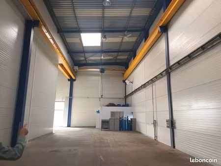 local d'activite 420 m² préaux