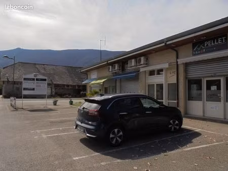 local 42 m² saint-jorioz