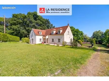 maison 9 pièces 285 m²