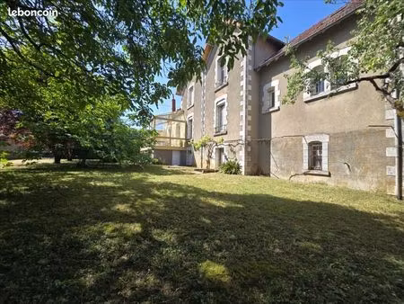 maison 8 pièces 241 m²