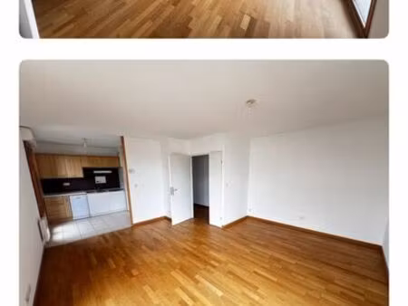 t2 49m² hypercentre parking + balcon