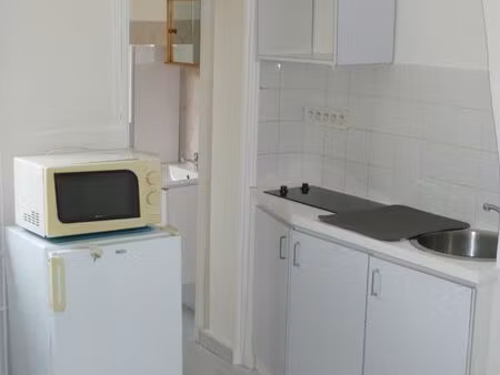 studio meublé à 3 minutes à pied de la gare