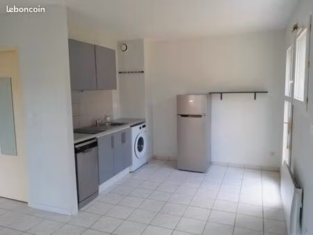 buxerolles - appartement t2 avec jardin